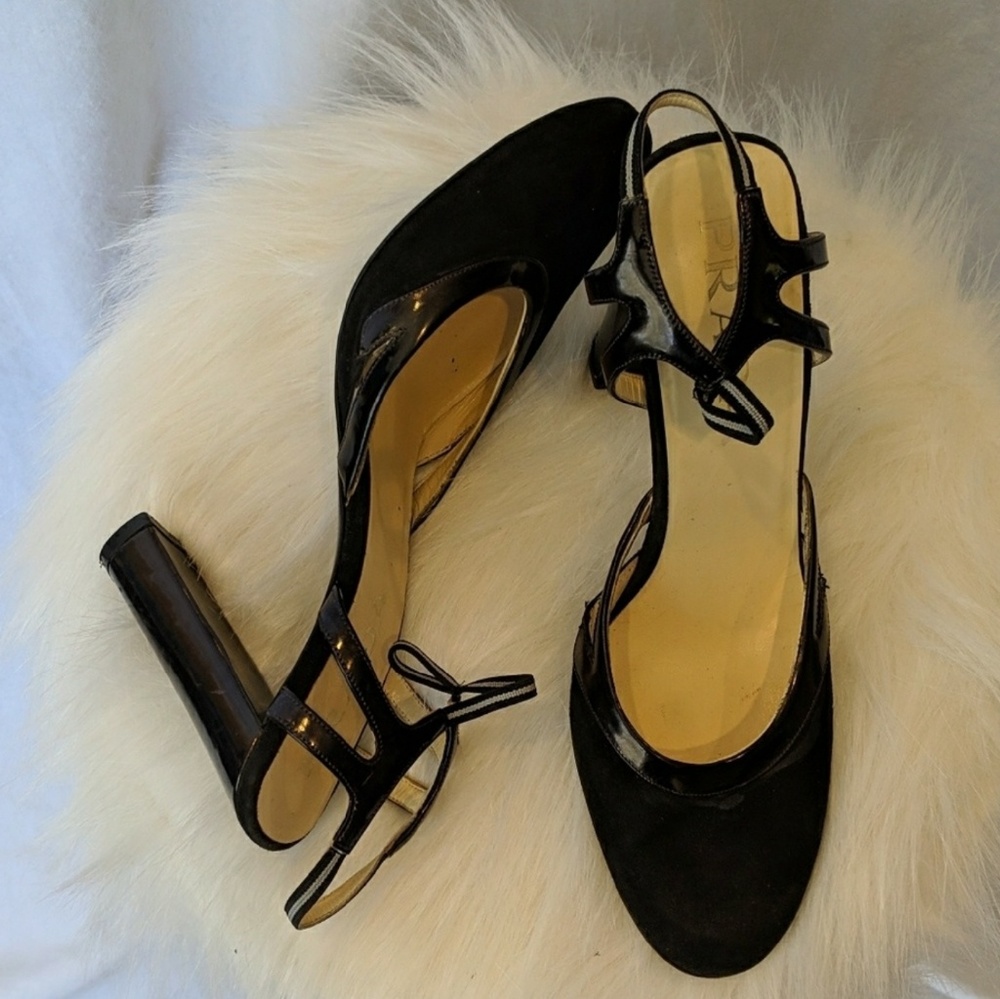 Vintage Prada pumps heels